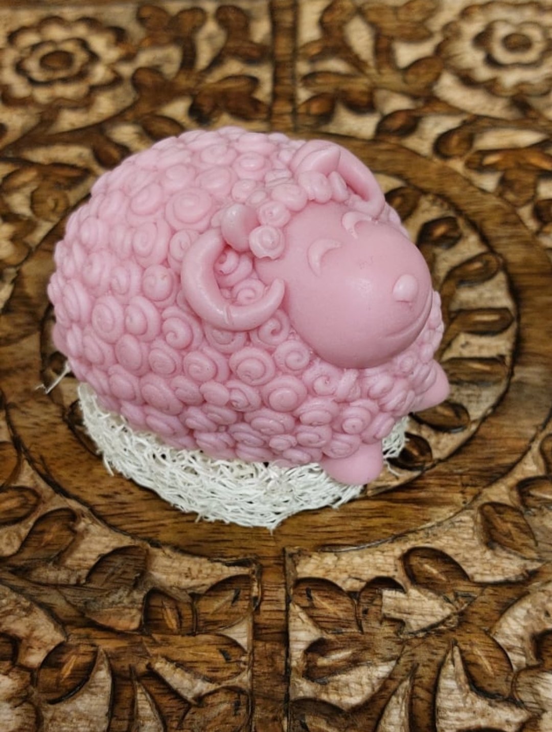 Vuohenmaito&mansikka palasaippua "Iloinen Lammas"